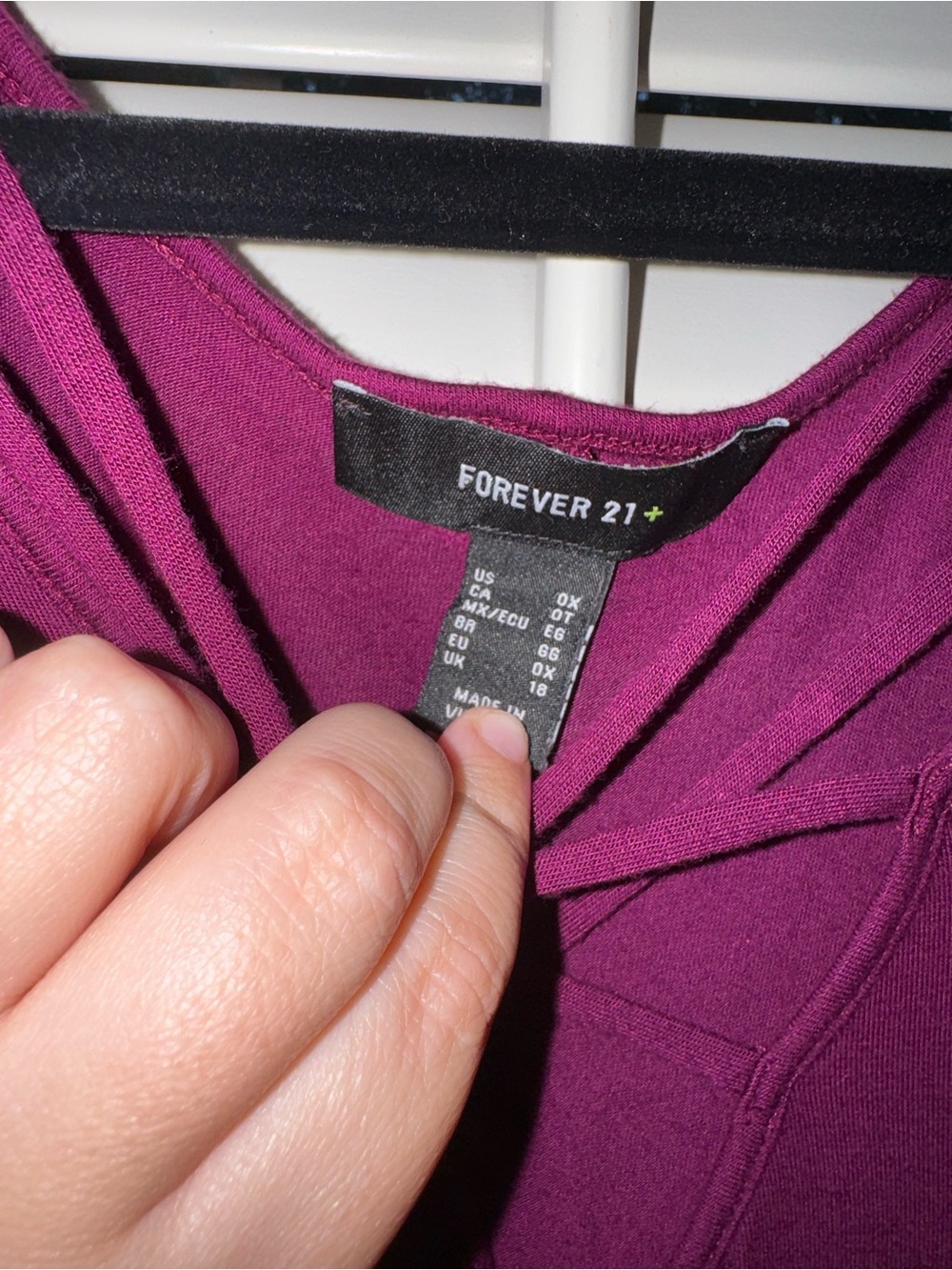 Cute maroon top from Forever 21! It is very soft, light, and cute! - Picture 2 of 5